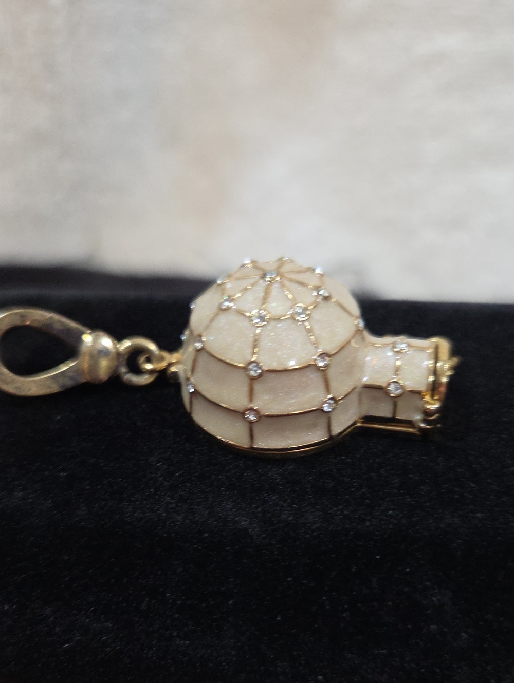 JUICY COUTURE IGLOO CHARM - RETIRED
